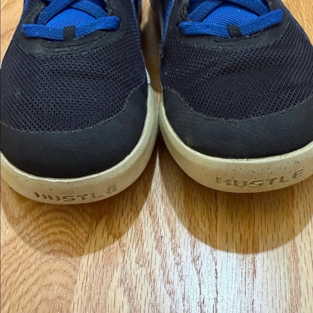 Nike dynamic sneakers